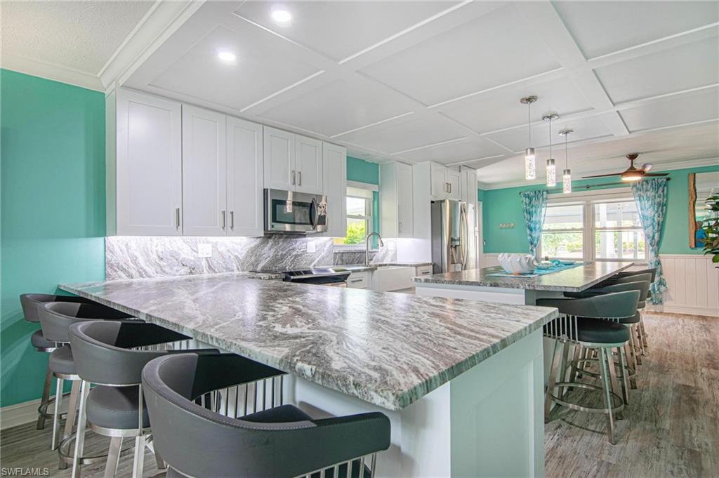 BEACH VILLA CONDO - Residential