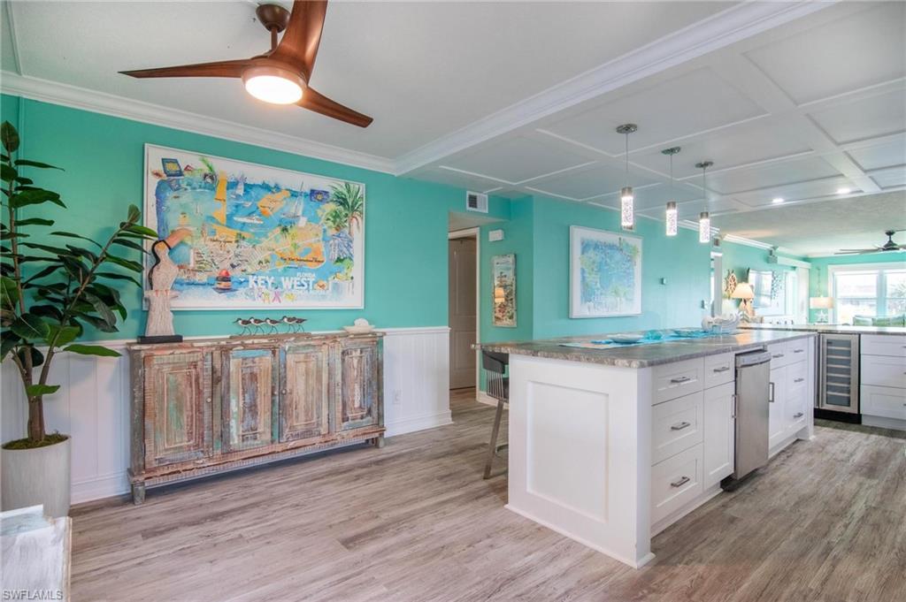 BEACH VILLA CONDO - Residential