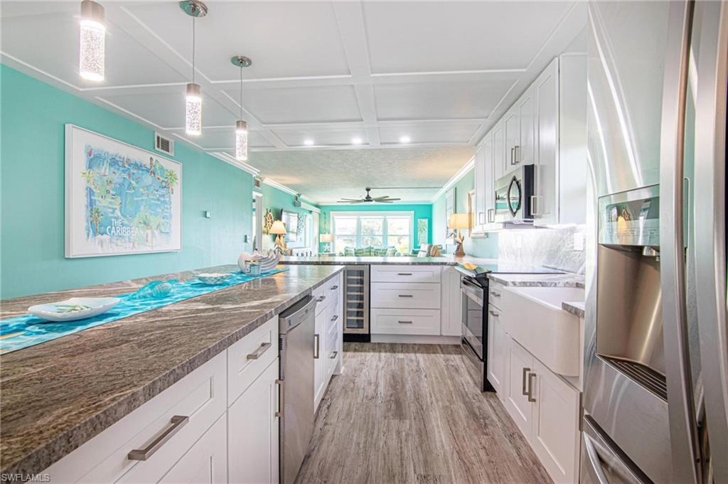 BEACH VILLA CONDO - Residential