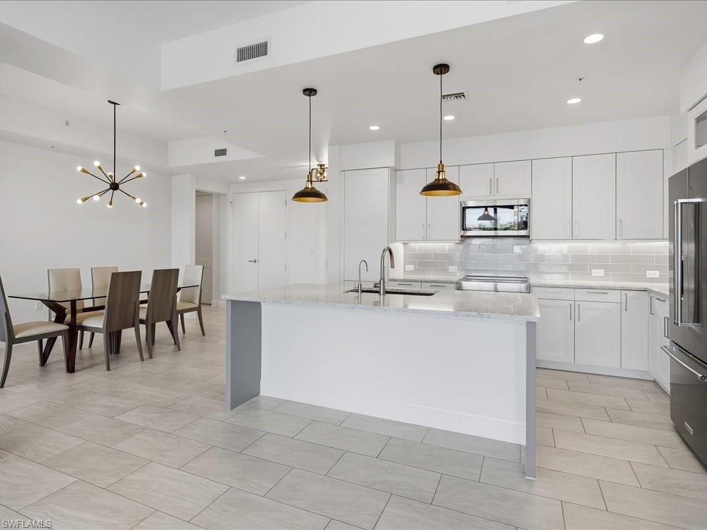 ELEVEN ELEVEN CENTRAL - Residential