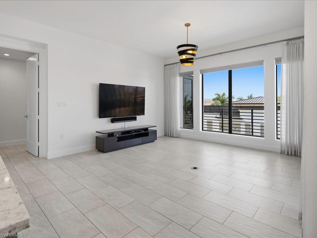 ELEVEN ELEVEN CENTRAL - Residential