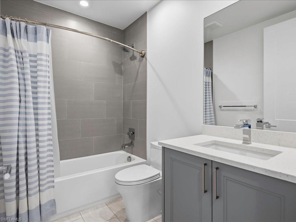 ELEVEN ELEVEN CENTRAL - Residential