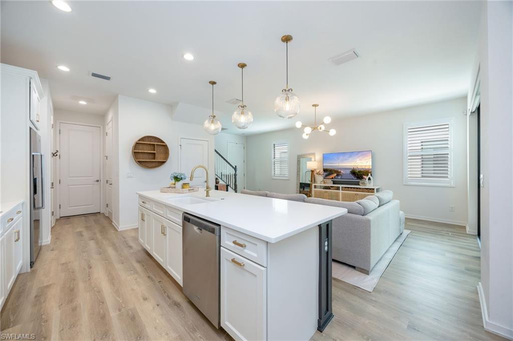 HAMILTON PLACE - Residential