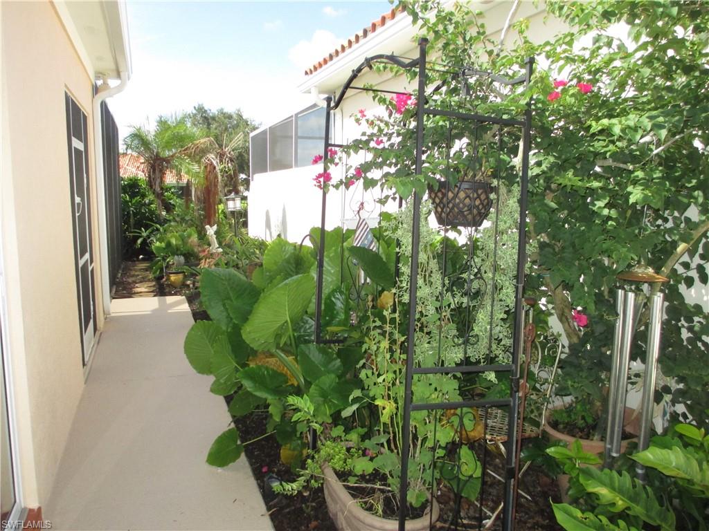 VILLAGE WALK - Residential