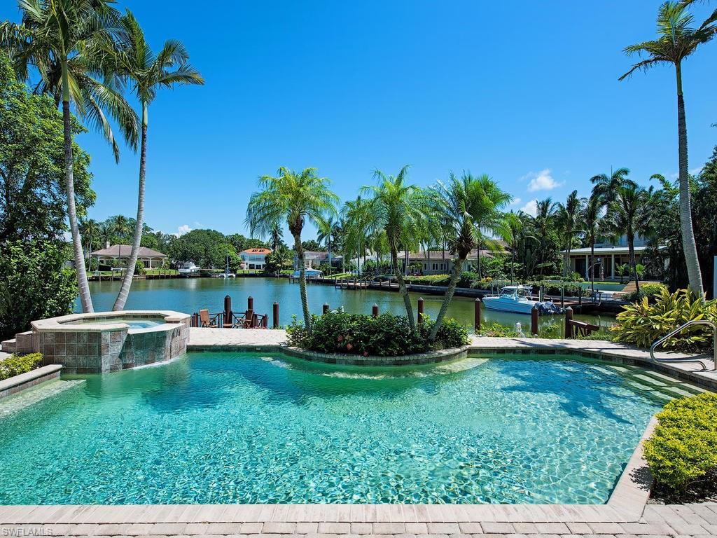 MOORINGS - Residential