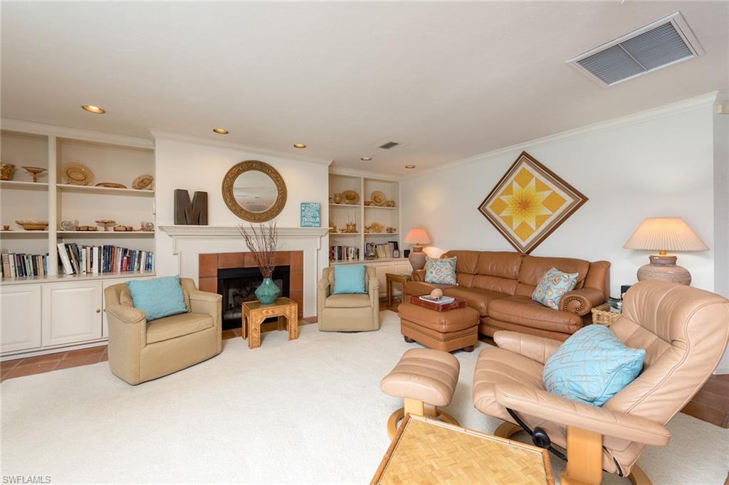 MOORINGS - Residential