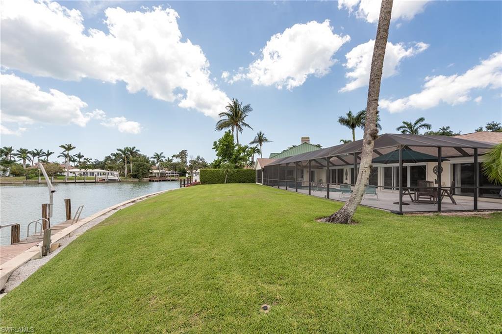 MOORINGS - Residential