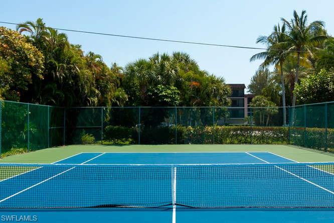 SHOREWOOD OF SANIBEL CONDO - Residential