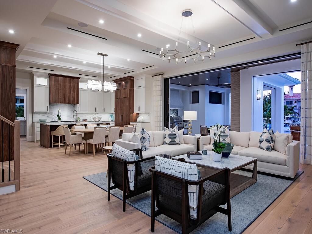 PARK SHORE - Residential