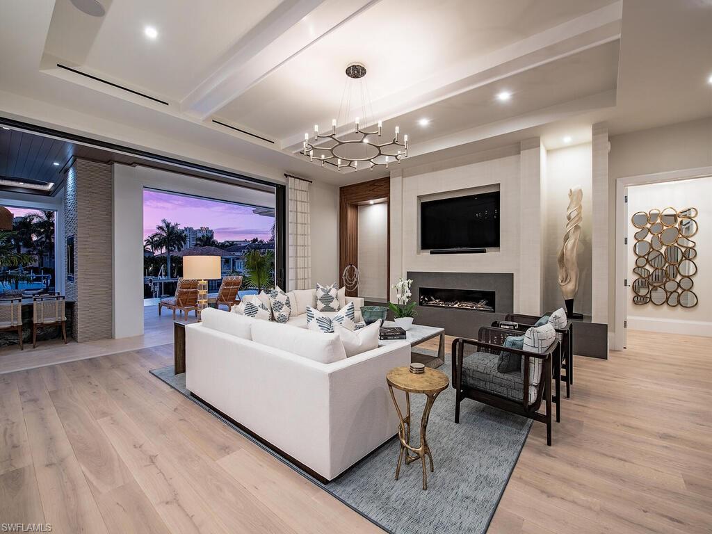 PARK SHORE - Residential