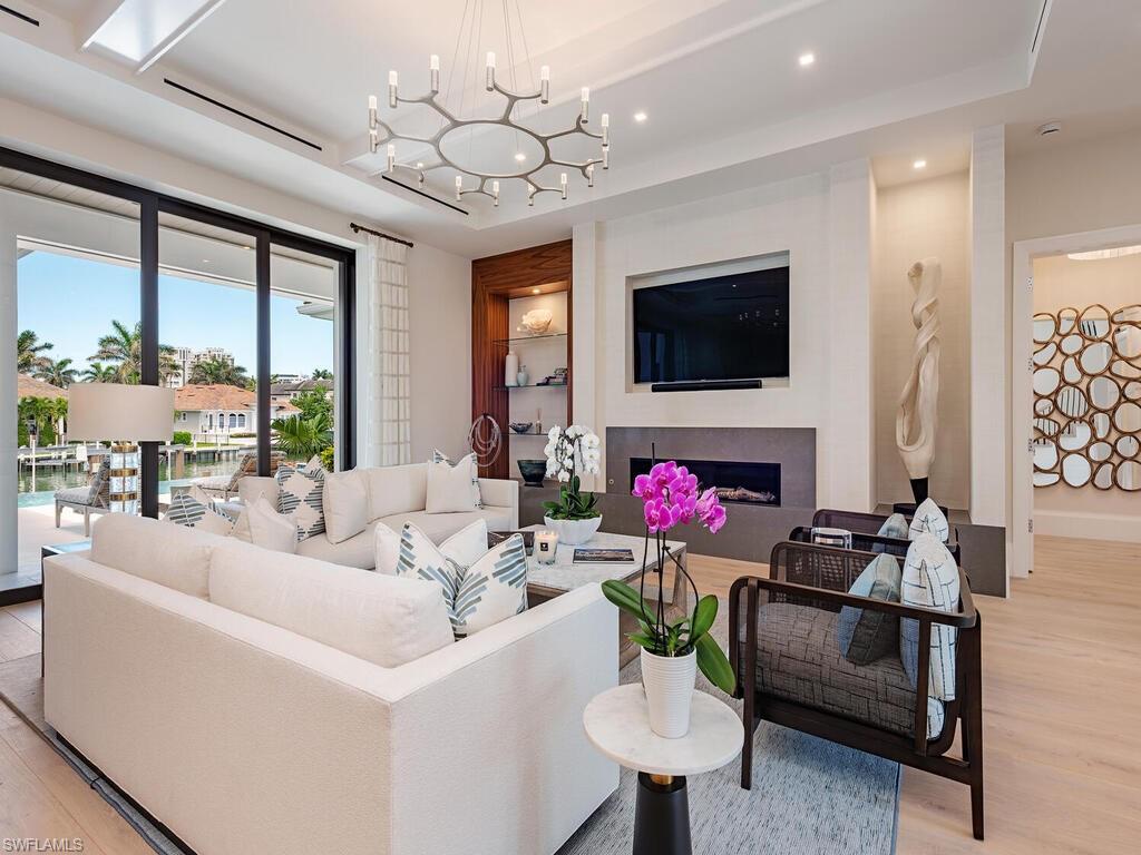 PARK SHORE - Residential