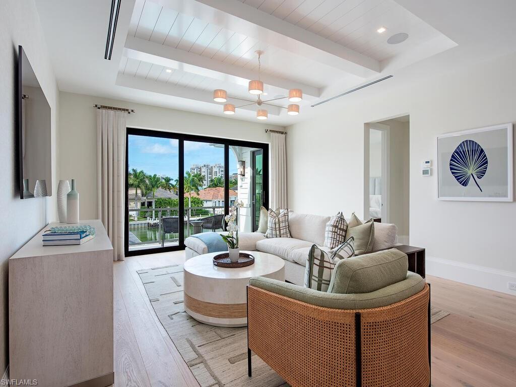 PARK SHORE - Residential