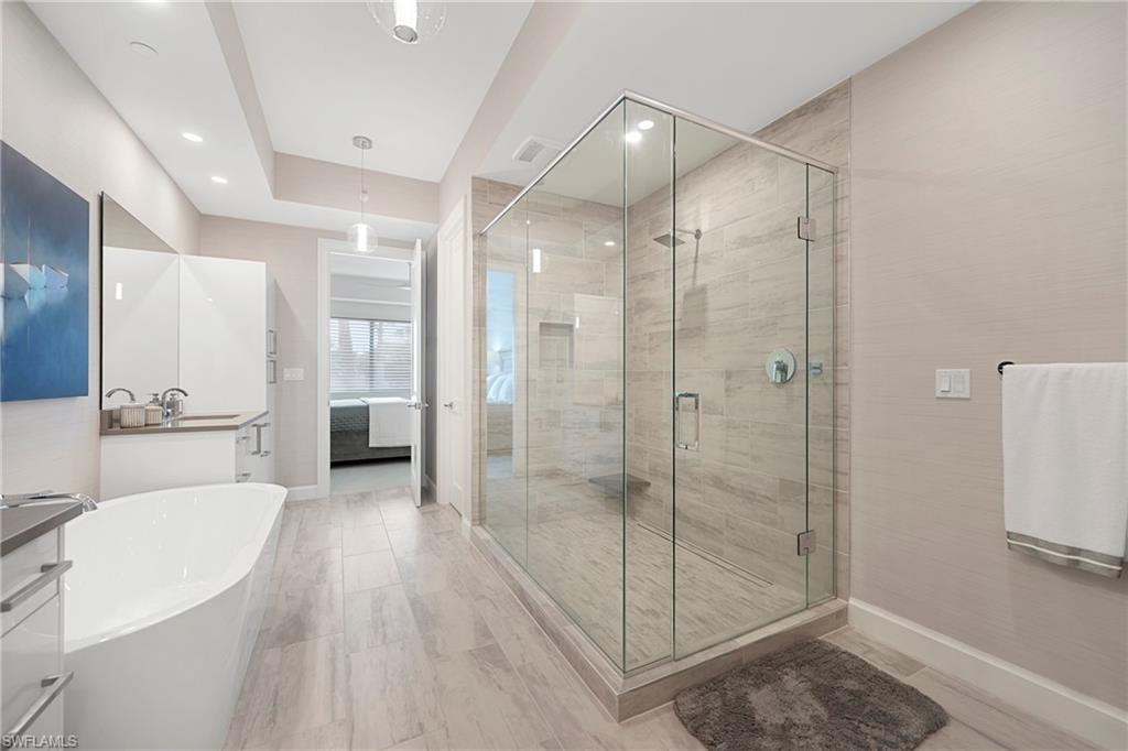 ELEVEN ELEVEN CENTRAL - Residential