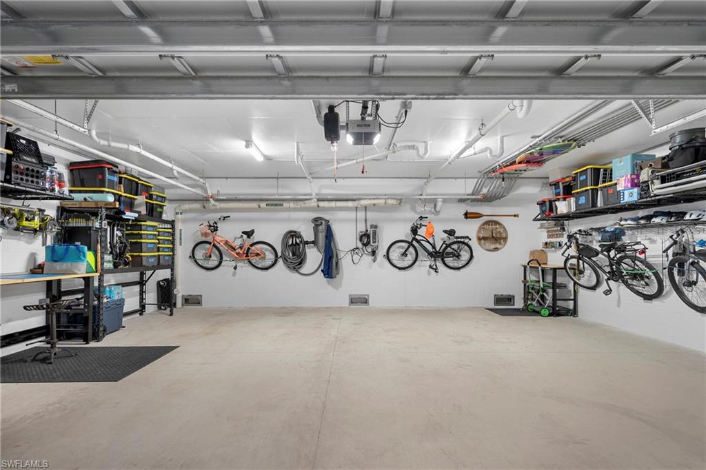 ELEVEN ELEVEN CENTRAL - Residential