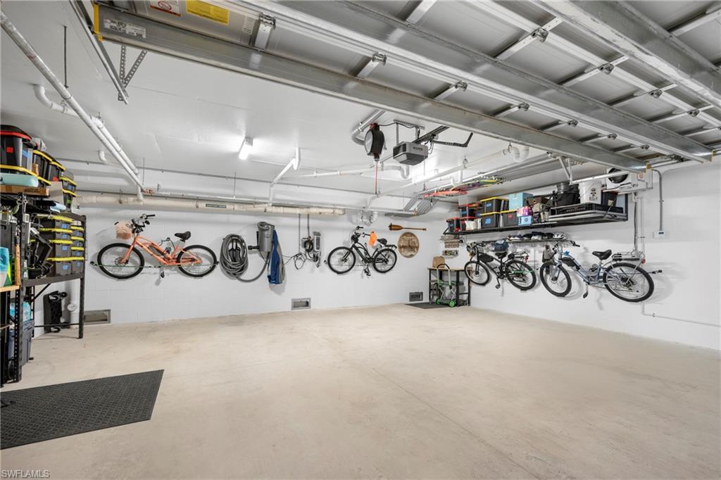 ELEVEN ELEVEN CENTRAL - Residential