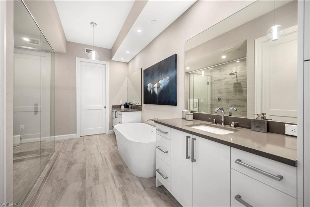 ELEVEN ELEVEN CENTRAL - Residential