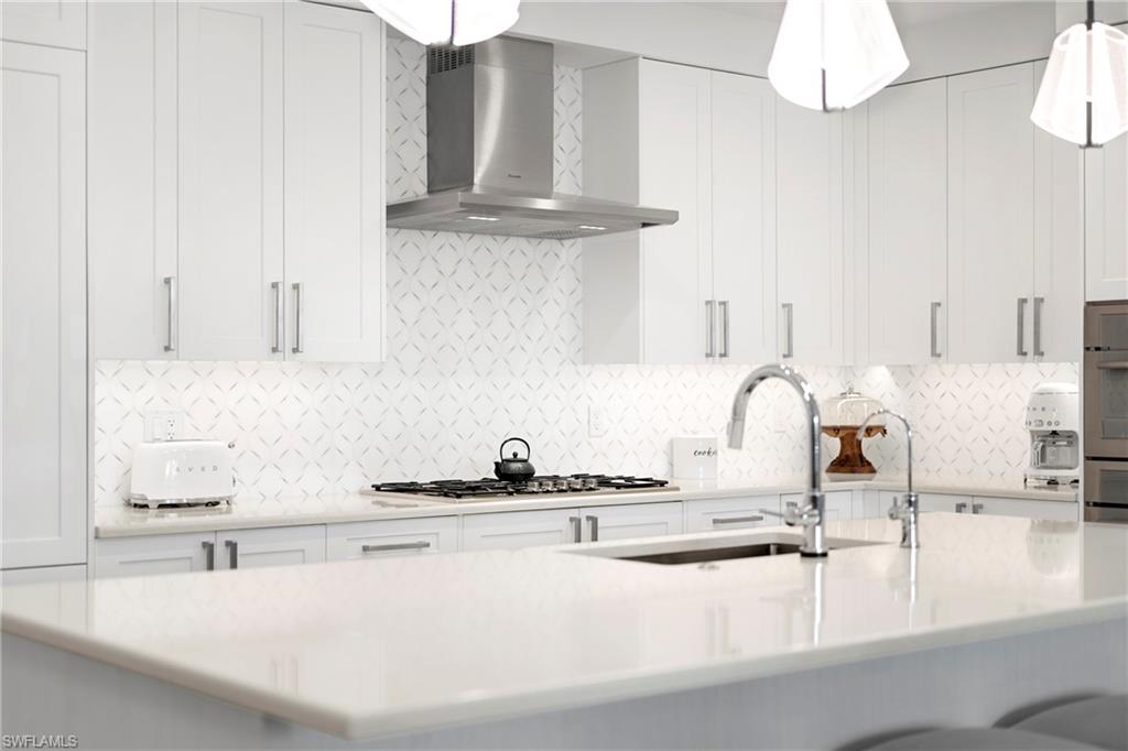 ELEVEN ELEVEN CENTRAL - Residential