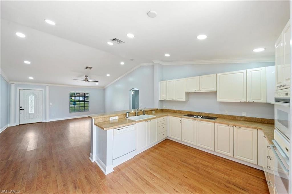 GOLDEN GATE ESTATES - Residential
