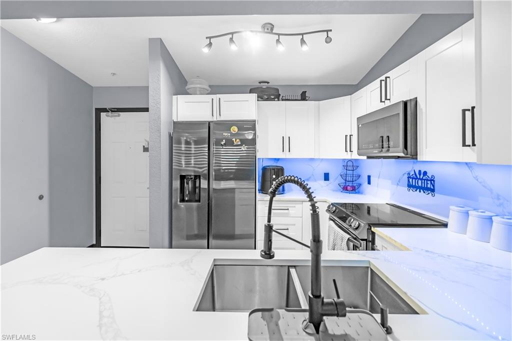 KEY ROYAL CONDOMINIUMS - Residential Lease