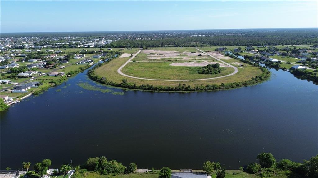 CAPE CORAL - Land