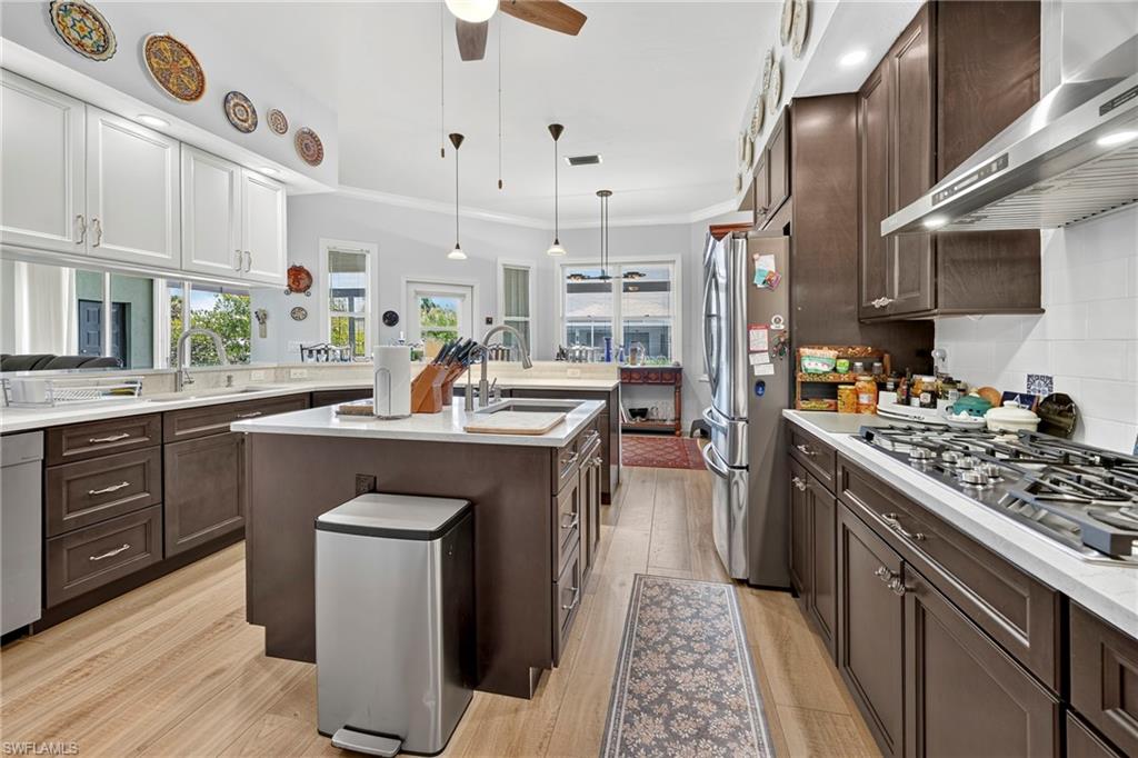 LITTLE HICKORY SHORES - Residential