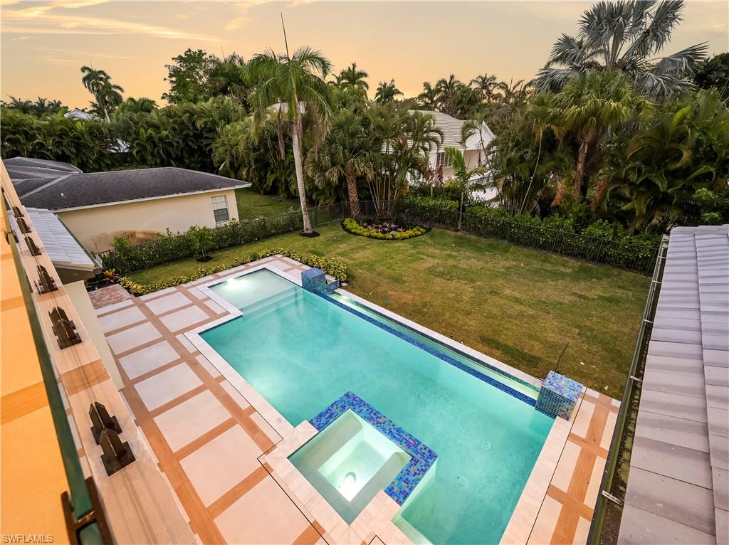 MOORINGS - Residential