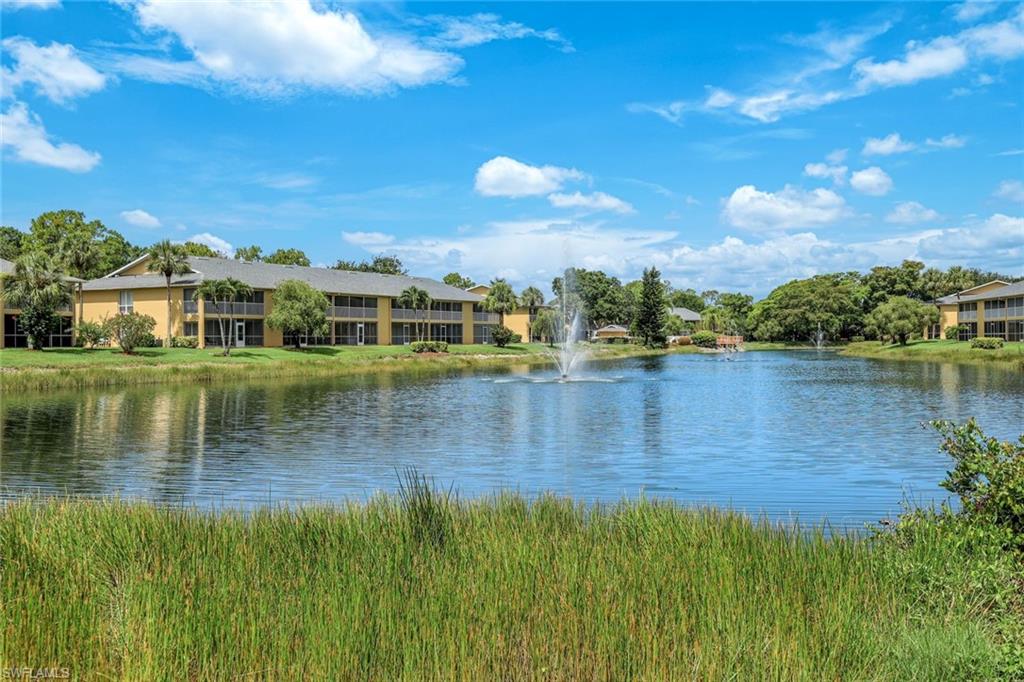 ABBEY ON THE LAKE - Residential
