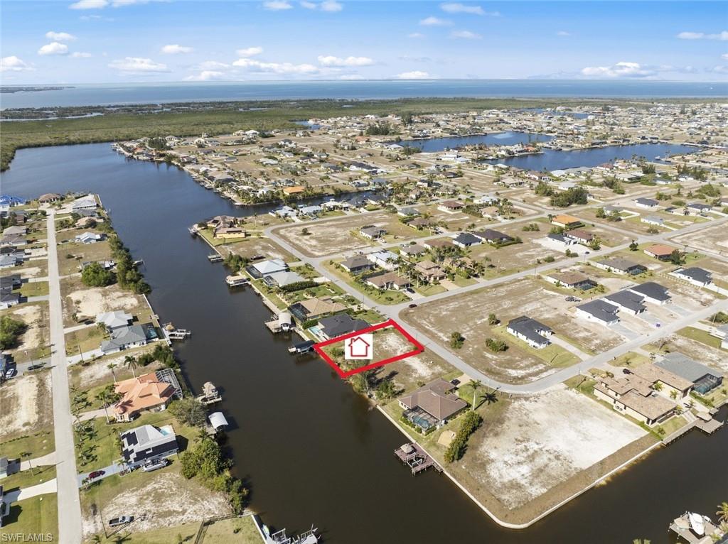 CAPE CORAL - Land
