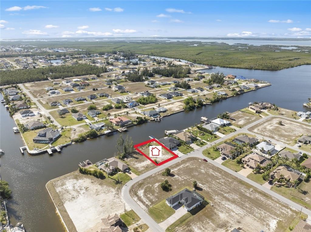 CAPE CORAL - Land