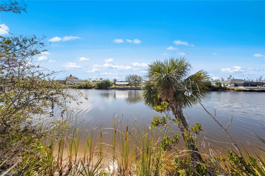CAPE CORAL - Land