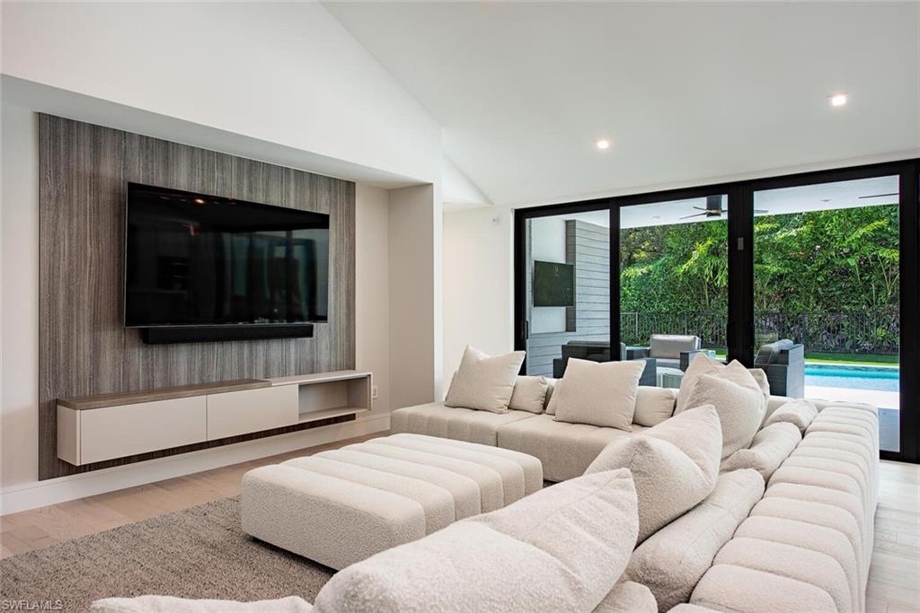 OAKMONT - Residential