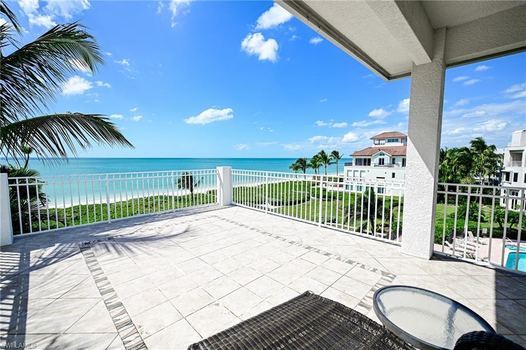 BAREFOOT BEACH - Residential