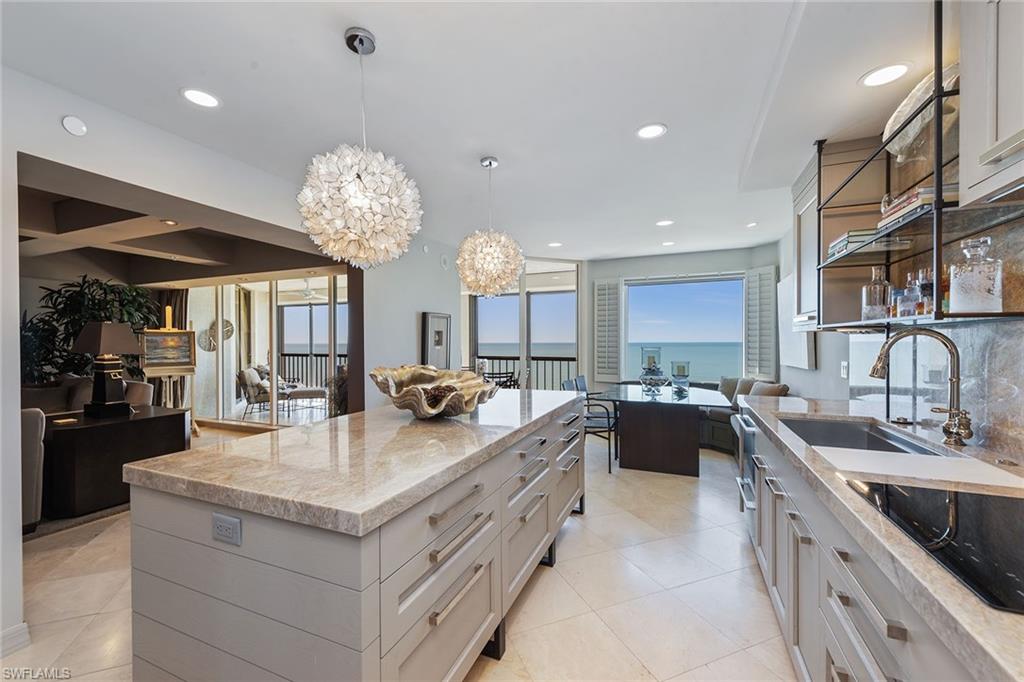 CARLYSLE AT BAY COLONY - Residential