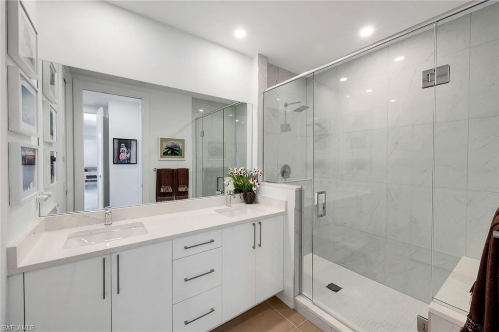 ELEVEN ELEVEN CENTRAL - Residential