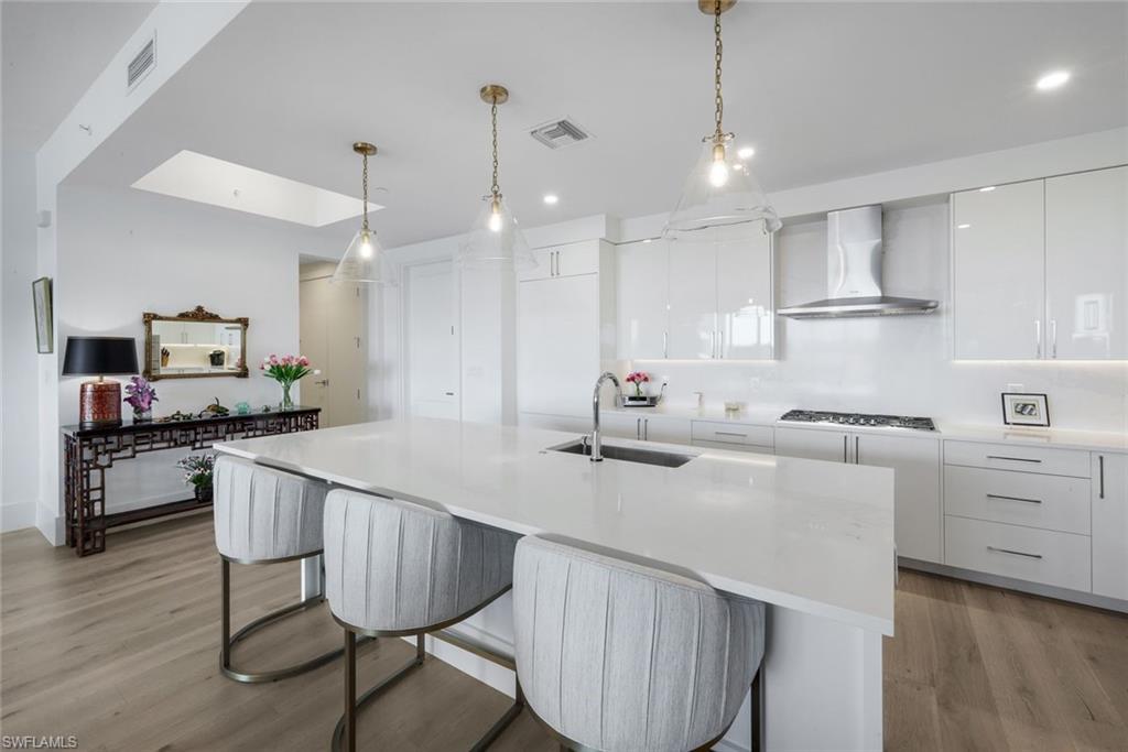 ELEVEN ELEVEN CENTRAL - Residential