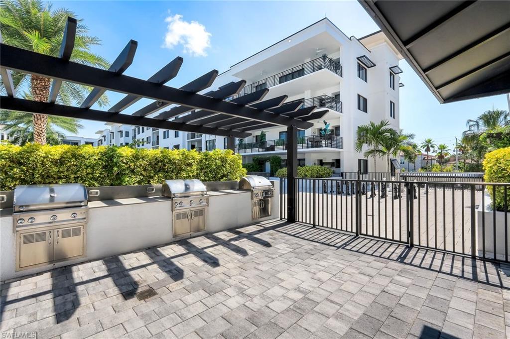 ELEVEN ELEVEN CENTRAL - Residential