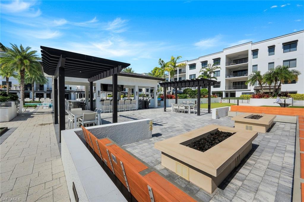 ELEVEN ELEVEN CENTRAL - Residential
