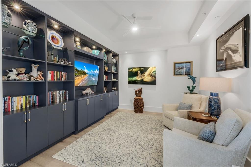 ELEVEN ELEVEN CENTRAL - Residential