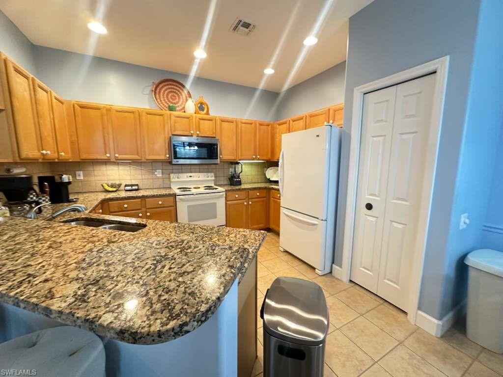 WEDGEWOOD - Residential Lease