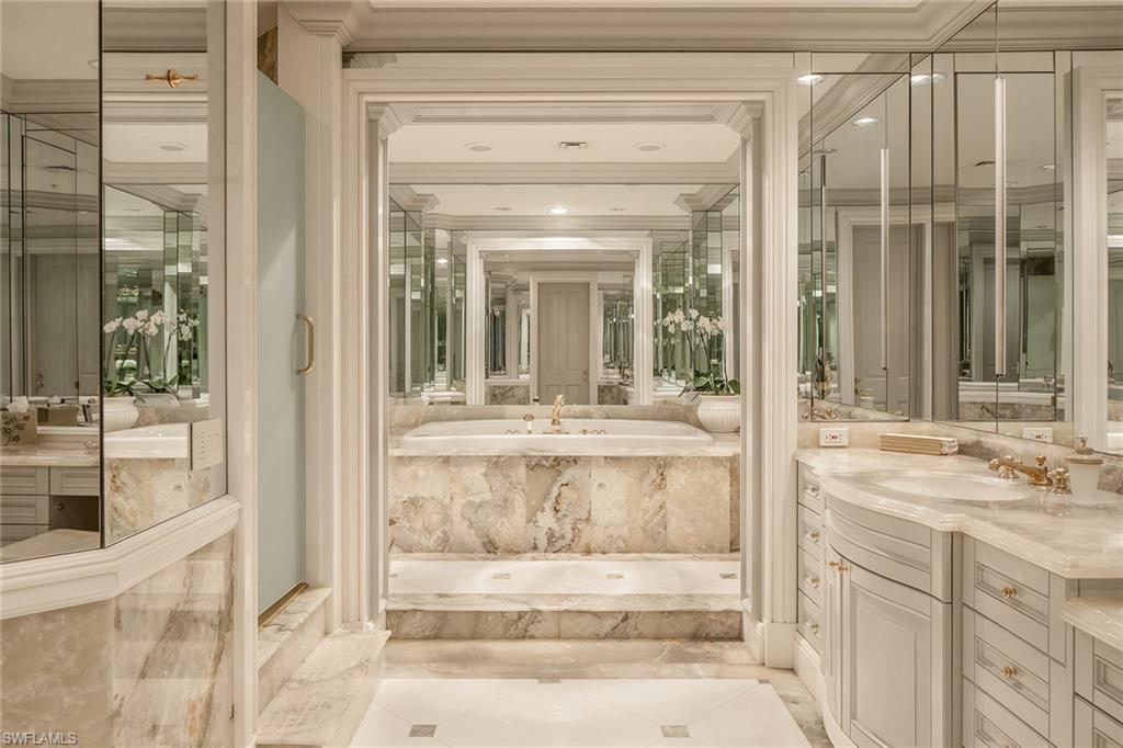 WINDSOR AT BAY COLONY - Residential