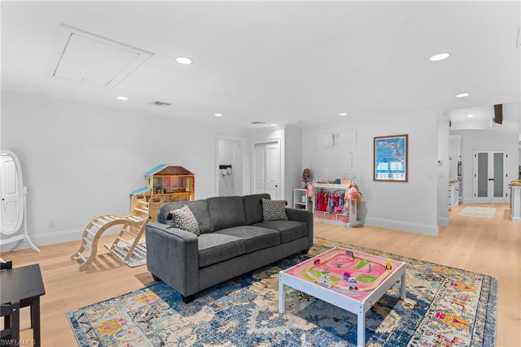 PALM RIVER ESTATES - Residential