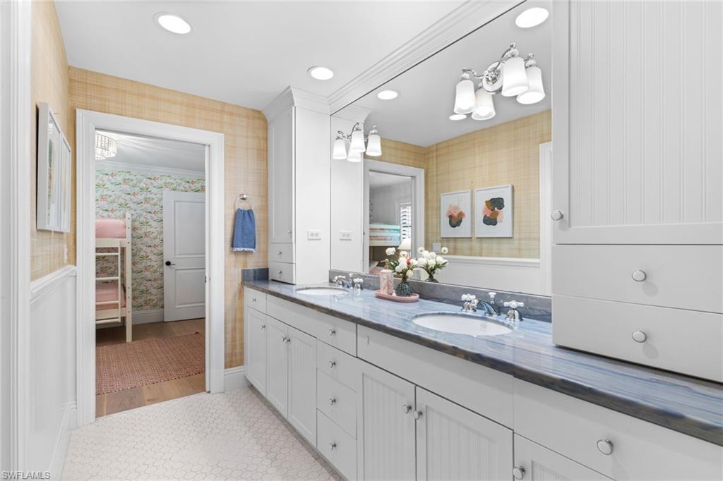 PALM RIVER ESTATES - Residential