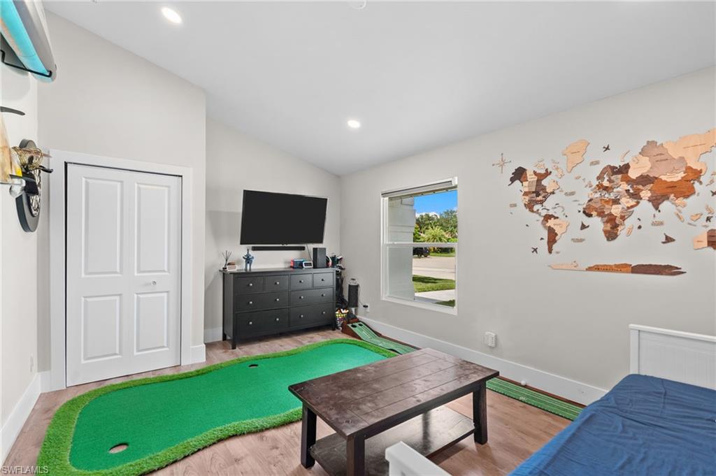 VALLEY OAK - Residential