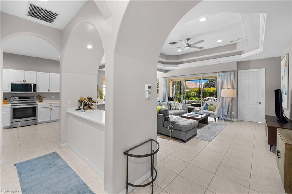 LONGSHORE LAKE - Residential