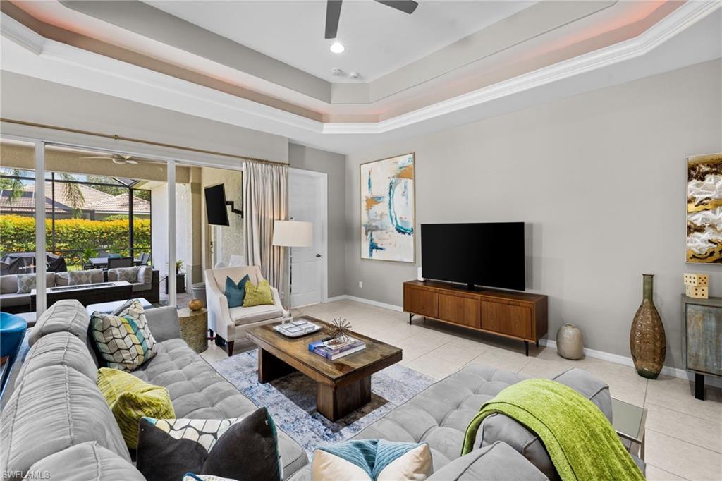LONGSHORE LAKE - Residential