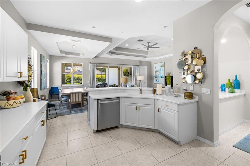 LONGSHORE LAKE - Residential