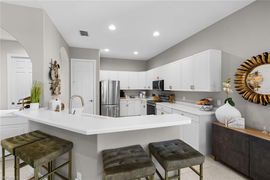 LONGSHORE LAKE - Residential