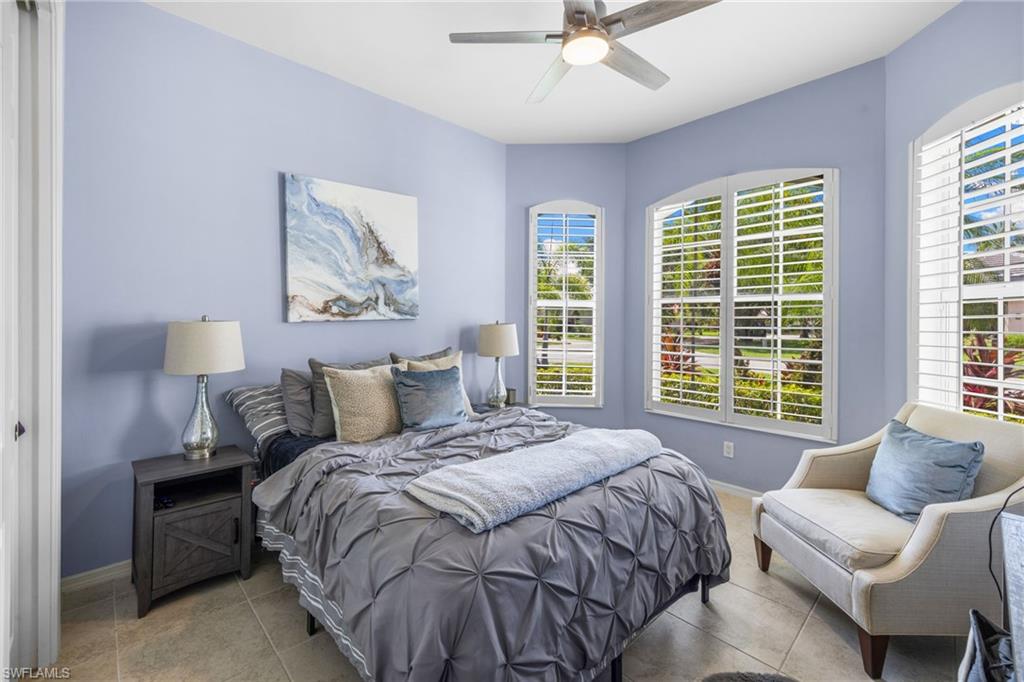 LONGSHORE LAKE - Residential