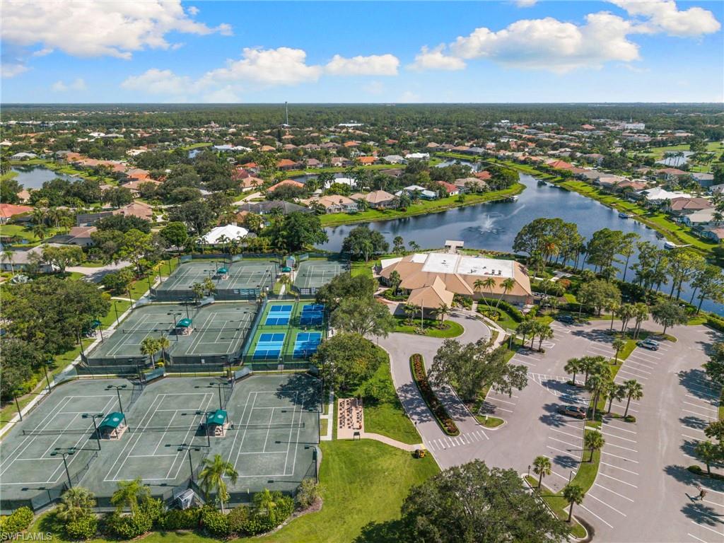 LONGSHORE LAKE - Residential