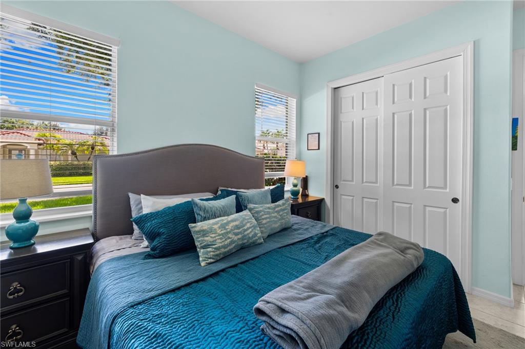 LONGSHORE LAKE - Residential